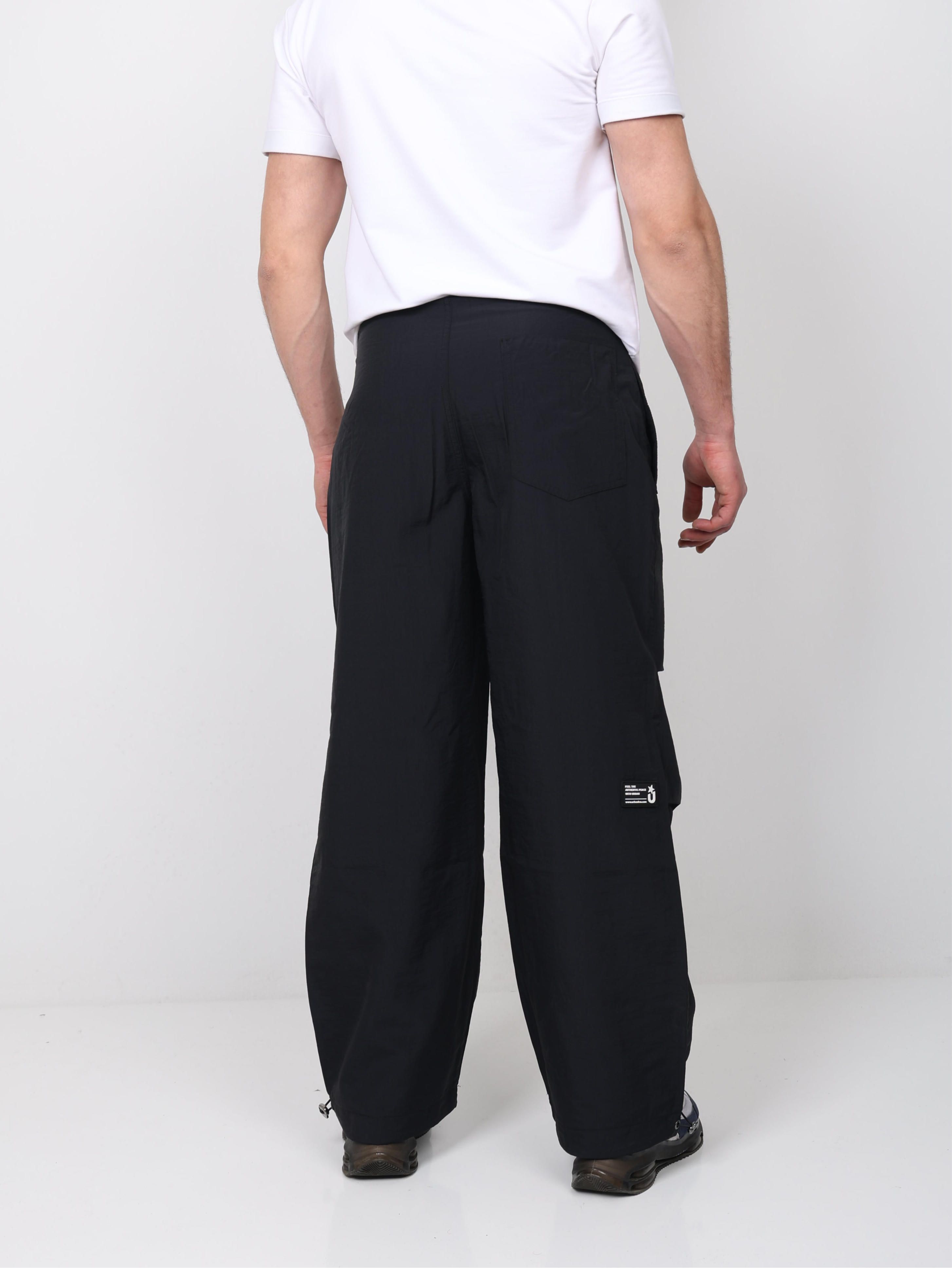 Urban Loose Parachute Pants - Black