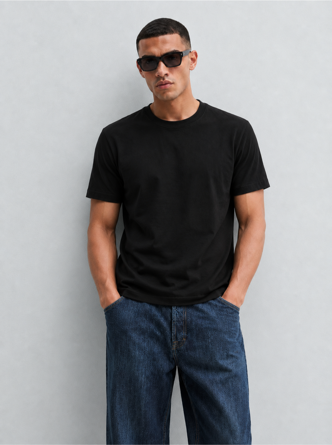 BLACK BASIC T SHIRT