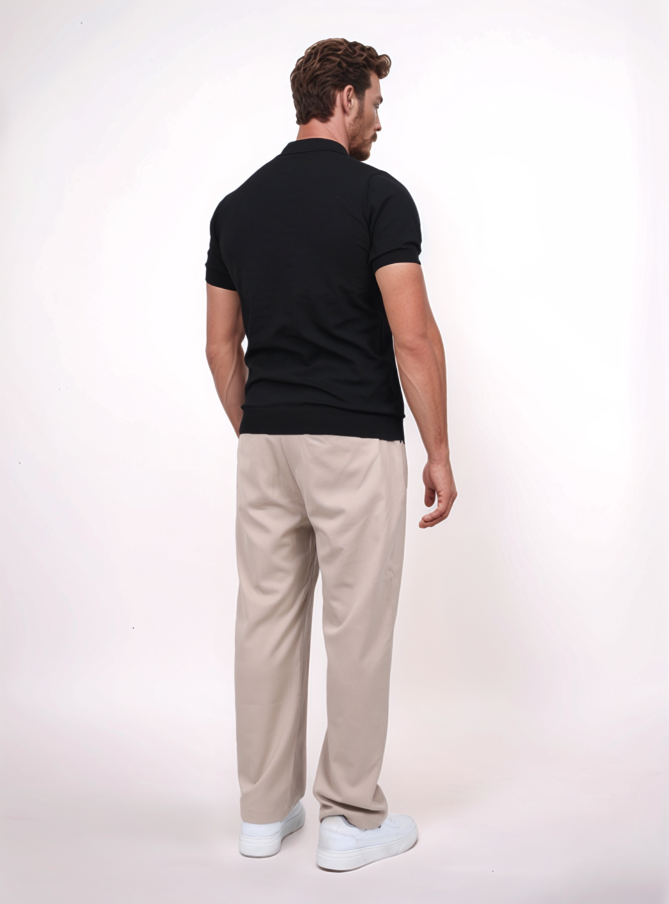 URBAN V SHIRT- BLACK